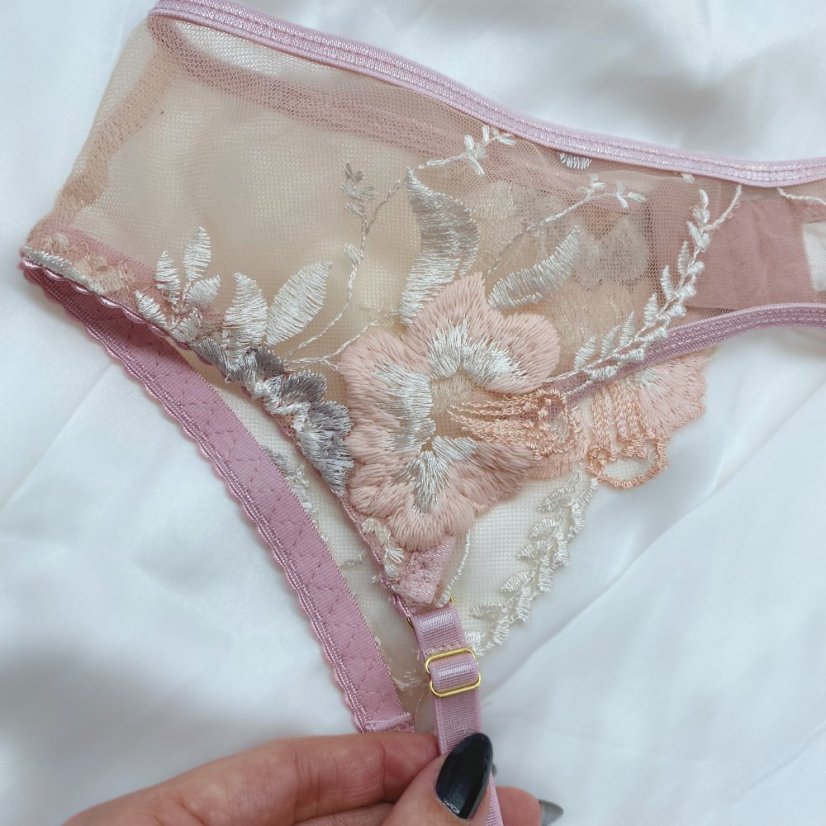 Audrey - Velikost: M
